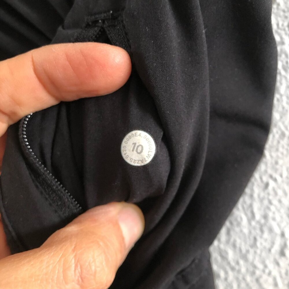 LULULEMON Tracker Short‎ V *4" Size 10 - Picture 6 of 8
